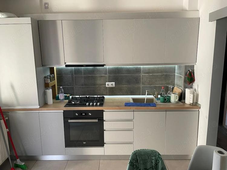 Apartament cu 2 camere decomandat, mobilat în Central