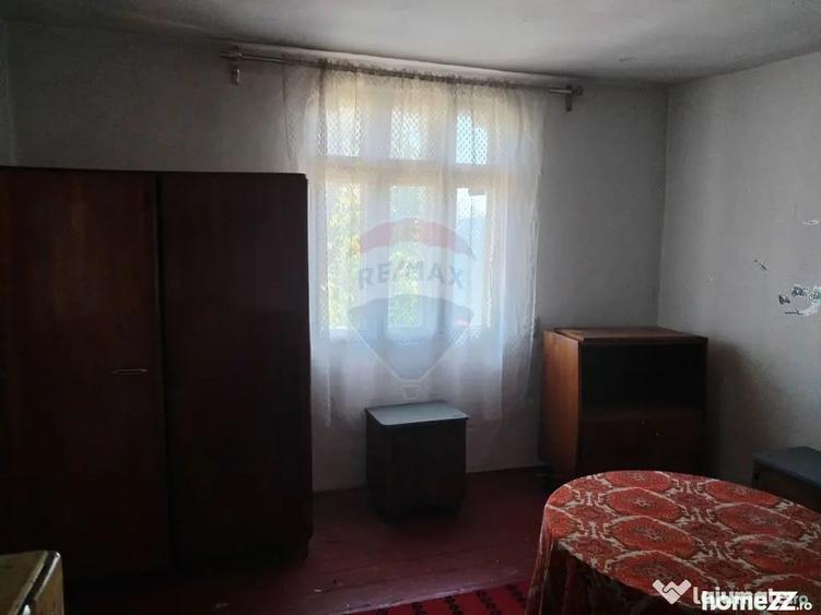 Casă cu 4 camere cu Teren 3370 Mp în Central
