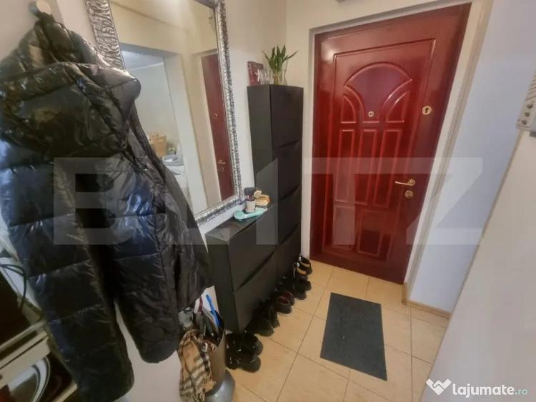Apartament cu 3 camere decomandat, mobilat în Craiovița Nouă
