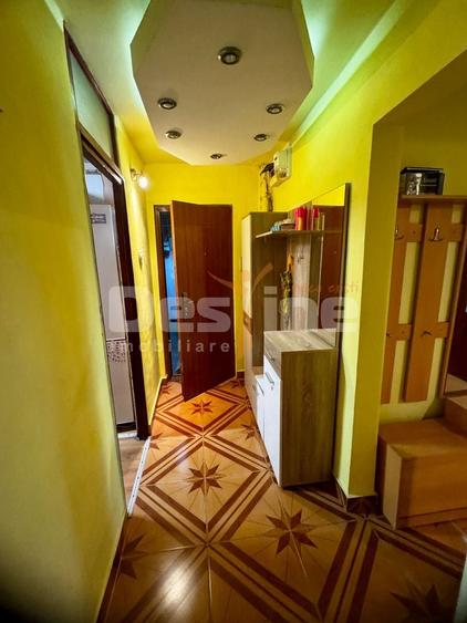 Apartament cu 3 camere decomandat, mobilat în Central