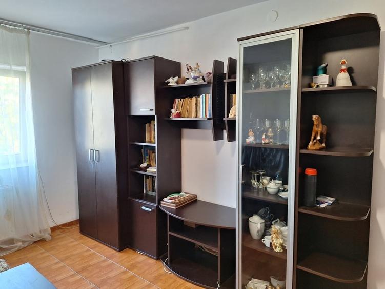 Apartament cu 3 camere decomandat în Militari