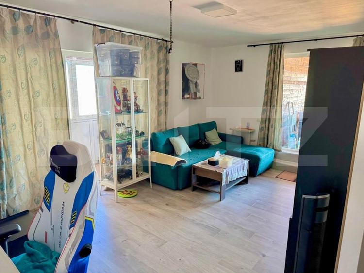 Apartament cu 2 camere semidecomandat, mobilat în Florești