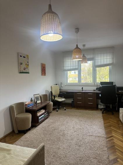 Apartament cu 3 camere semidecomandat în Grigorescu