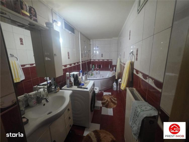 Casă cu 4 camere în Lefaia