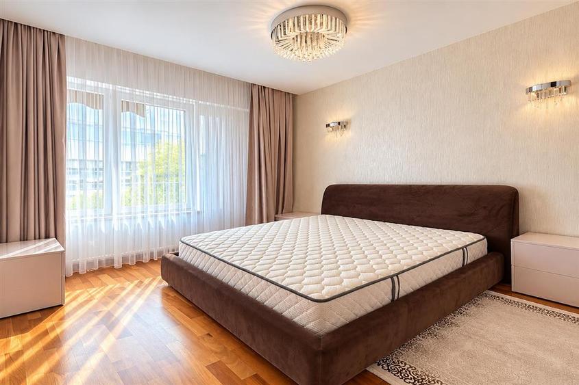 Apartament cu 3 camere decomandat în Herăstrău