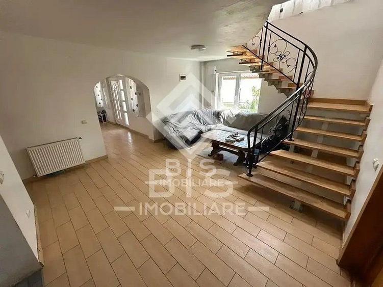 Casă individuală cu 11 camere cu Teren 1000 Mp în Sud-Vest