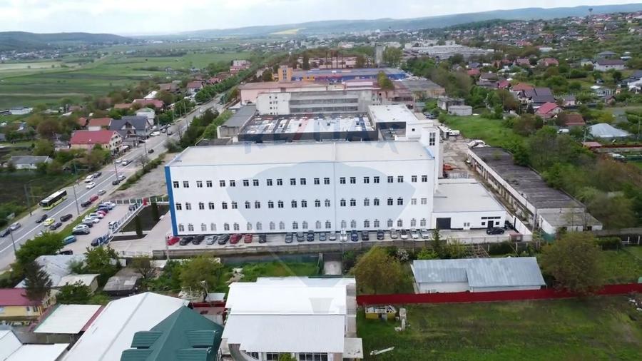 Spațiu comercial, de 1,537.4000244141 mp, în Nord