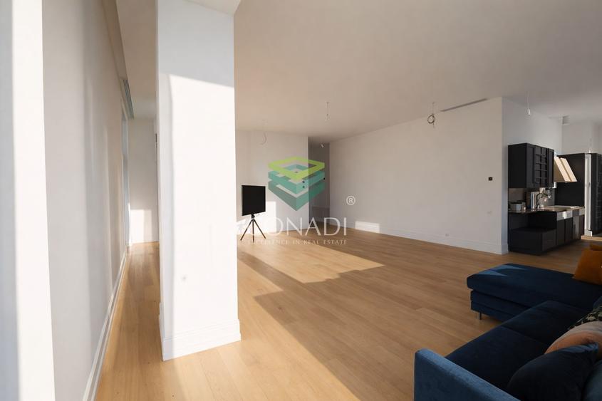 Apartament cu 5 camere decomandat în Dacia