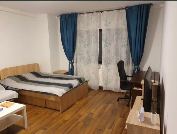 Garsonieră decomandată în Central