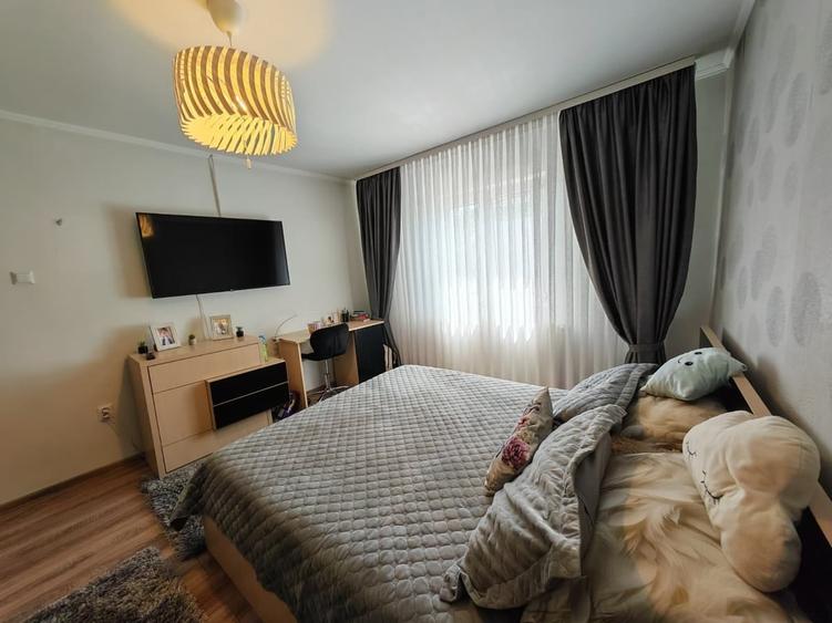 Casă cu 3 camere cu Teren 674 Mp în Crețești