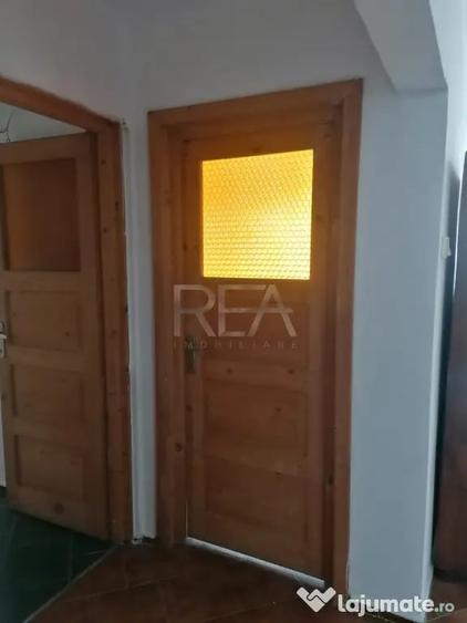 Apartament cu 3 camere decomandat în Gorjului