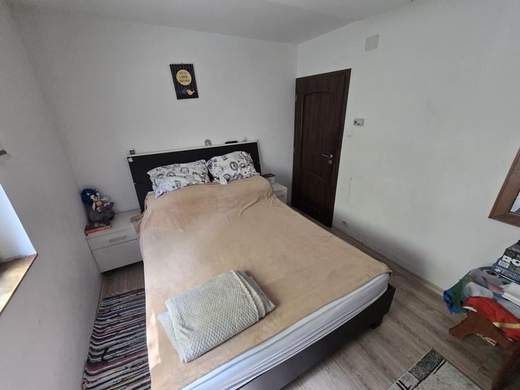 Apartament cu 2 camere semidecomandat, mobilat în Girocului