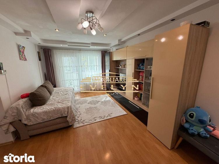 Apartament cu 3 camere semidecomandat în Central