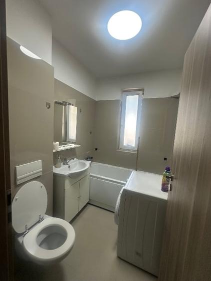 Apartament cu 3 camere semidecomandat, mobilat în Braytim