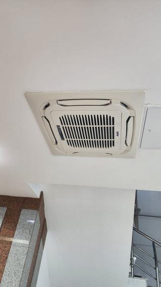 Birou, de 1,157 mp, în Dămăroaia