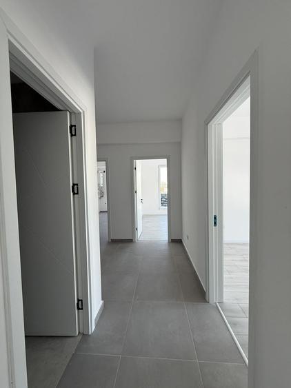 Apartament cu 3 camere decomandat în Theodor Pallady