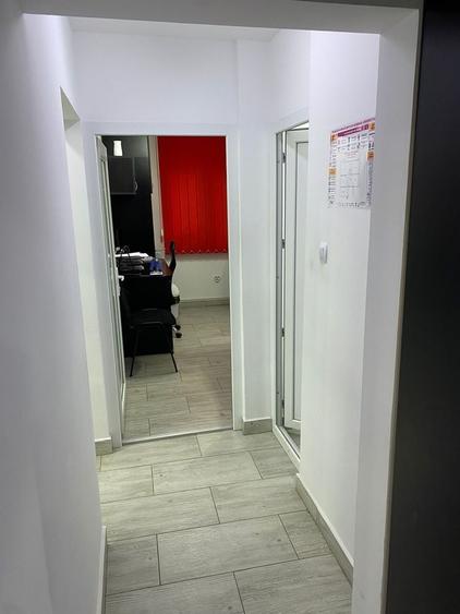 Apartament cu 4 camere decomandat în Central