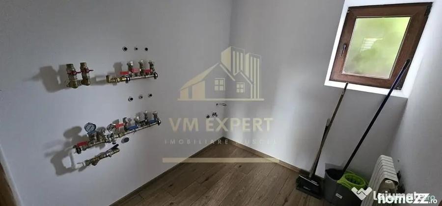 Casă cu 4 camere cu Teren 177 Mp în Rucăr
