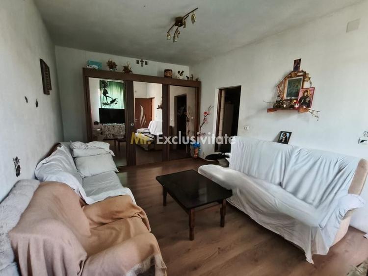 Duplex cu 3 camere cu Canalizare în 1 Mai