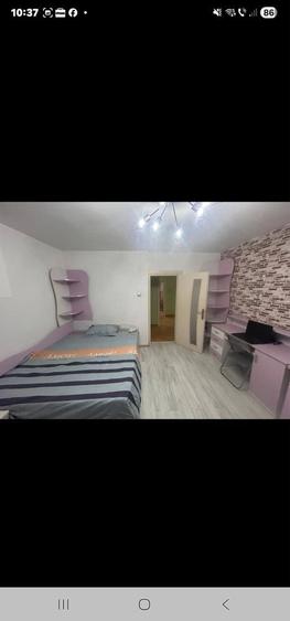 Apartament cu 3 camere decomandat în Exterior Vest