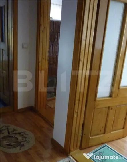 Apartament cu 4 camere decomandat în Central