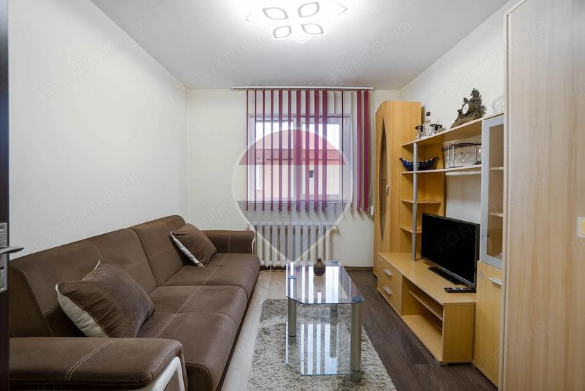 Apartament cu 3 camere decomandat, mobilat în Tractorul