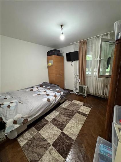 Apartament cu 2 camere semidecomandat în Olteniței