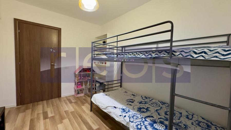Apartament cu 4 camere decomandat, mobilat în Bucur Obor