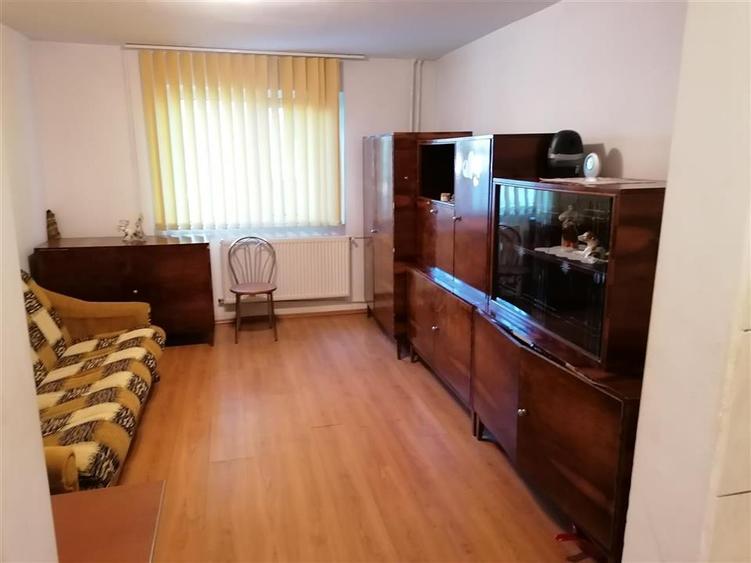 Garsonieră semidecomandată în Aradului