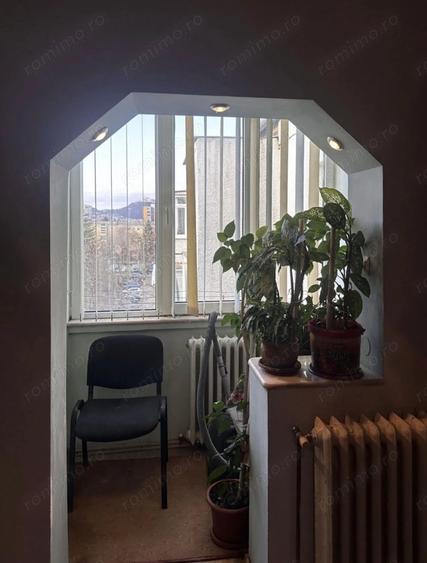 Apartament cu 2 camere semidecomandat în Minerul