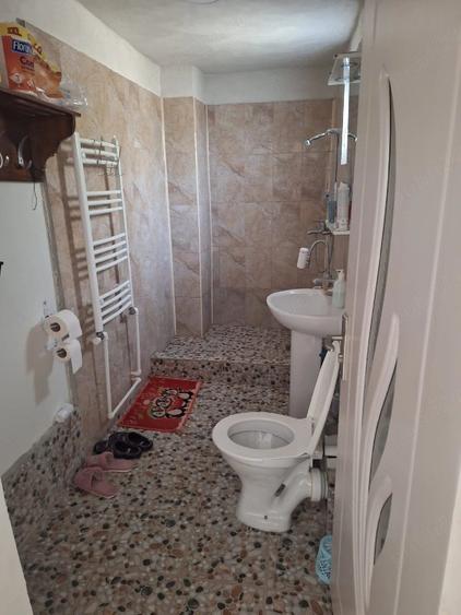 Casă cu 3 camere cu Teren 1770 Mp în Călina