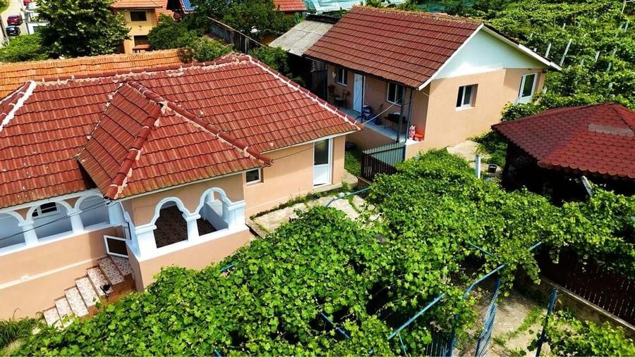 Casă cu 4 camere în Lupoaia