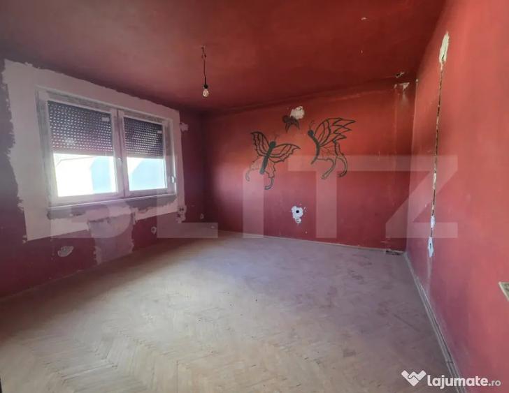 Casă cu 5 camere cu Teren 500 Mp în Titulescu