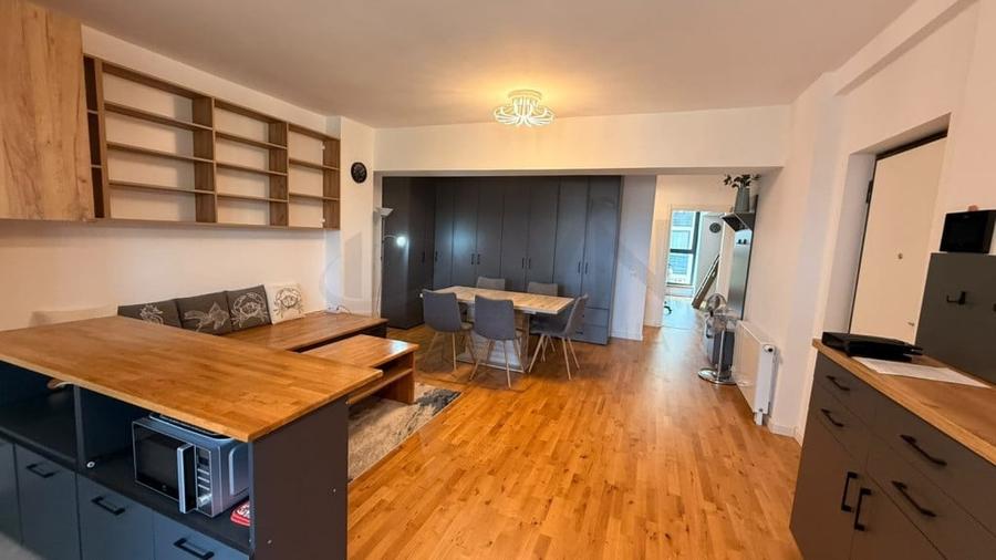 Apartament cu 3 camere decomandat în Iancu Nicolae