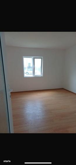 Casă cu 4 camere cu Teren 400 Mp în Central