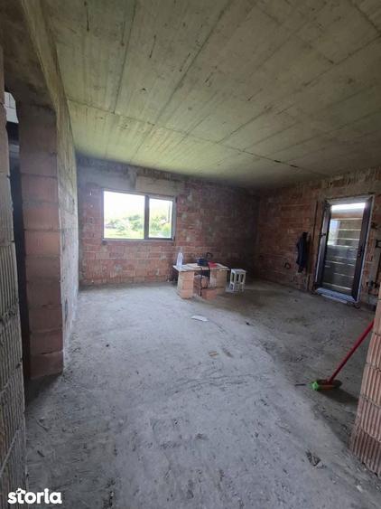 De vanzare Vila la rosu din caramida in aropiere de Roman, 76.000 euro - 11