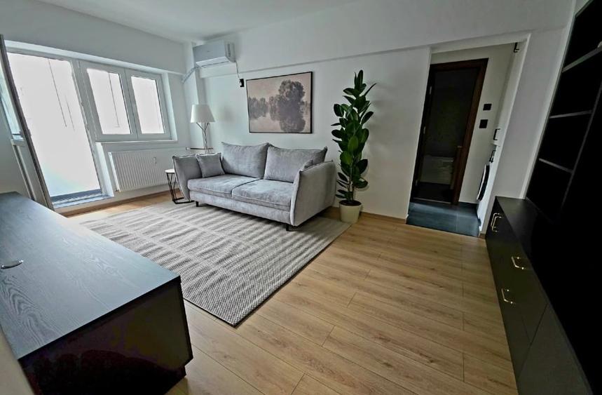 Apartament cu 2 camere semidecomandat, mobilat în Crângași