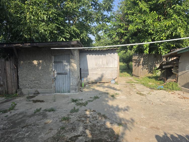 Casă individuală cu 2 camere cu Teren 1100 Mp în Găneasa