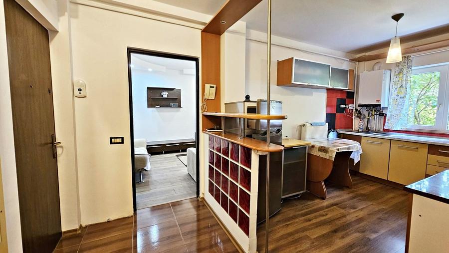 Apartament cu 3 camere în Răcădău