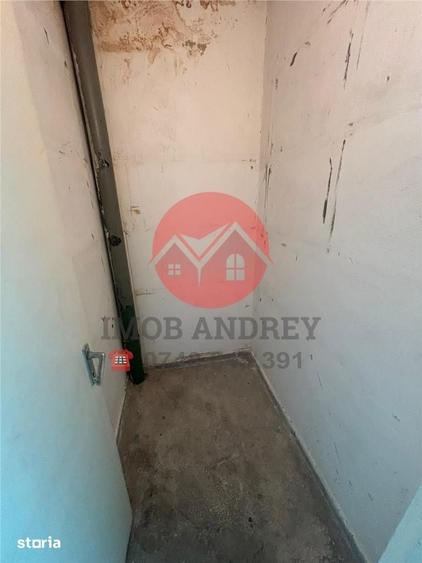 Apartament cu 3 camere decomandat în Neptun