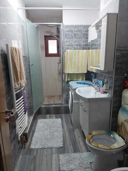 Apartament cu 2 camere decomandat în Tractorul