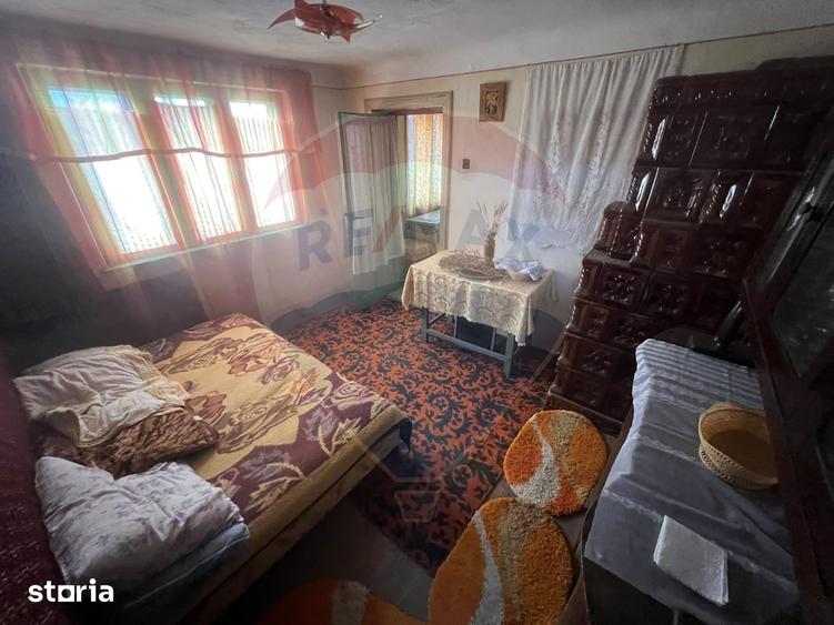 Casă cu 4 camere cu Teren 2366 Mp în Liești