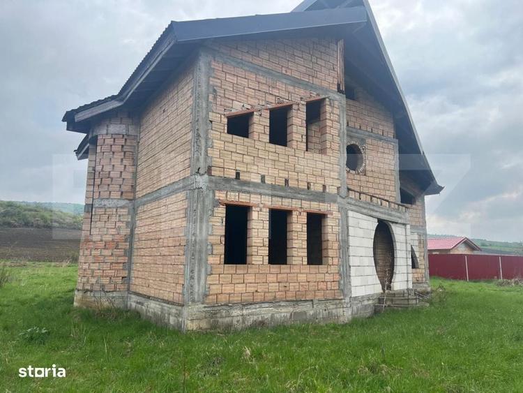Casă cu 4 camere în Sântana de Mureș