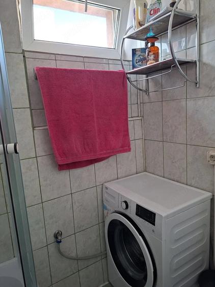 Apartament cu 3 camere semidecomandat în Mihai Bravu