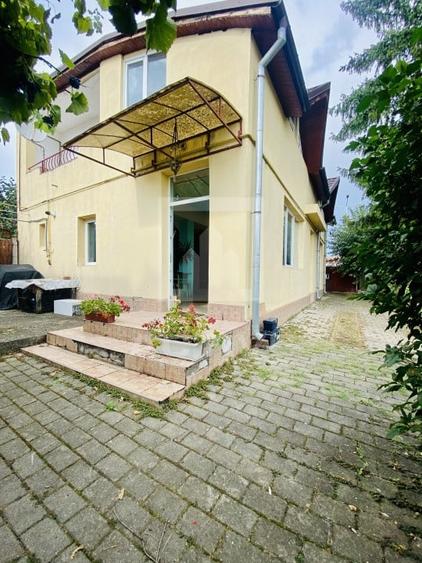Casă individuală cu 5 camere cu Canalizare în Dâmbul Rotund