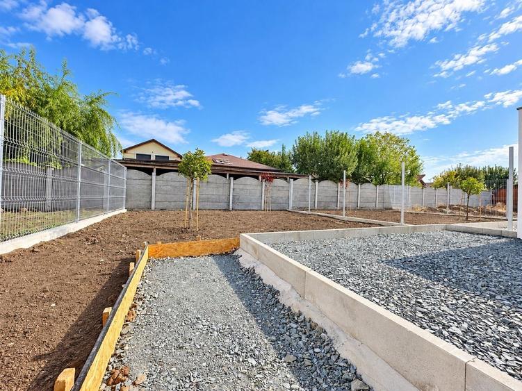 Duplex cu 4 camere cu Canalizare în Dumbrăvița