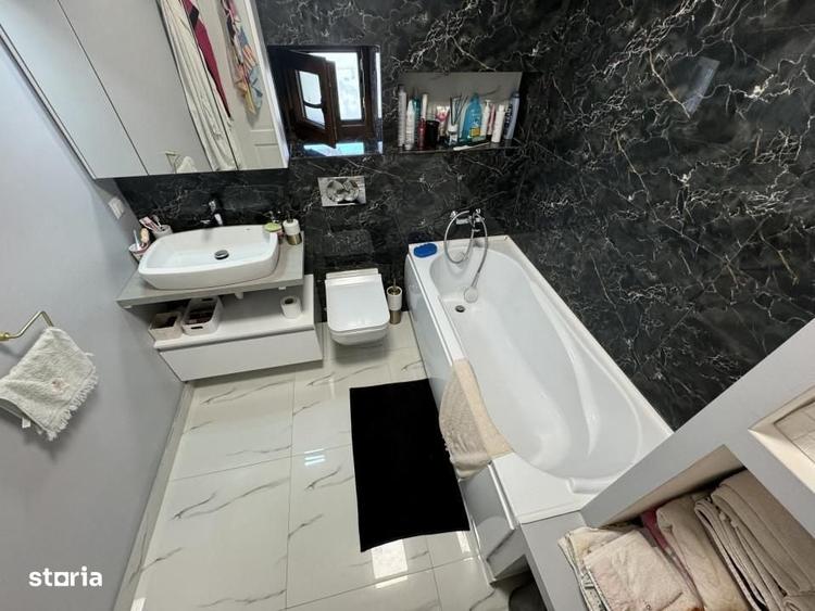 Casă cu 4 camere în Bâlta