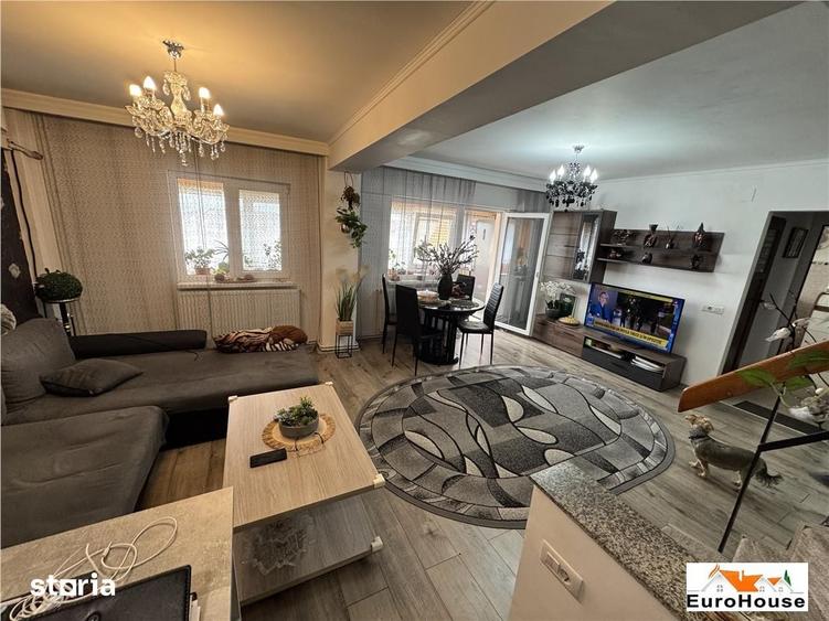 Apartament cu 5 camere în Cetate