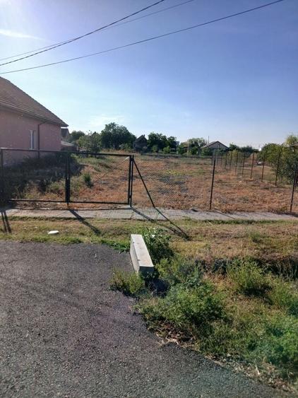 Vand teren intravilan strada asfaltata - 1