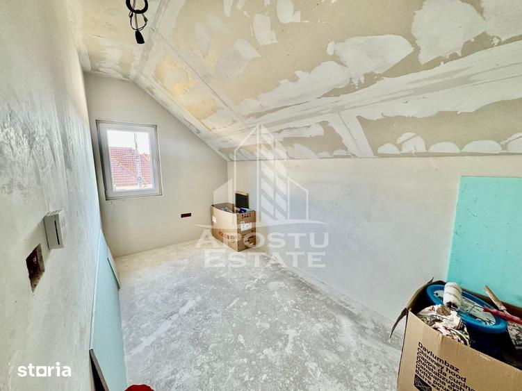 Casă cu 5 camere cu Teren 489 Mp în Central